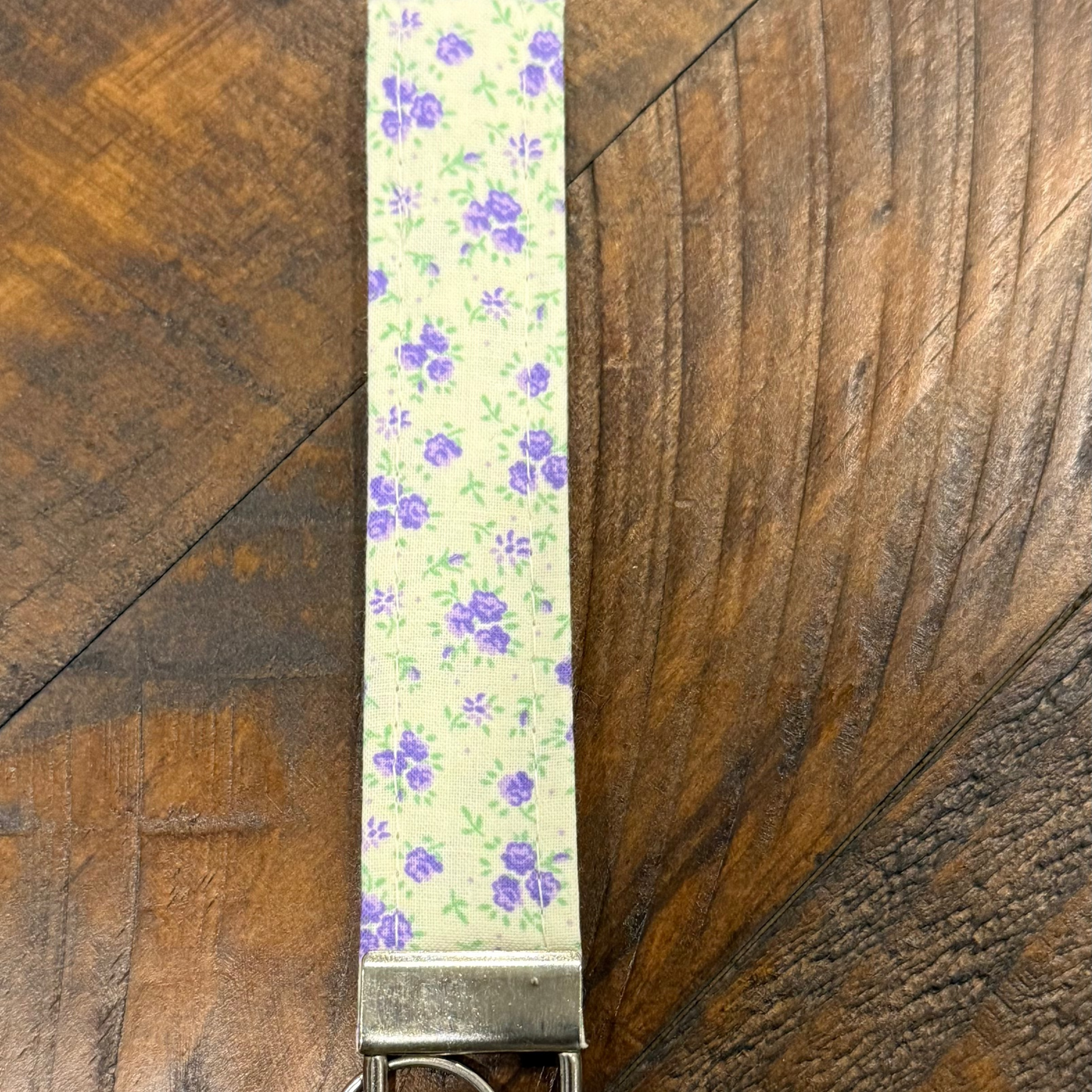 Daisy Key Fob Keychain