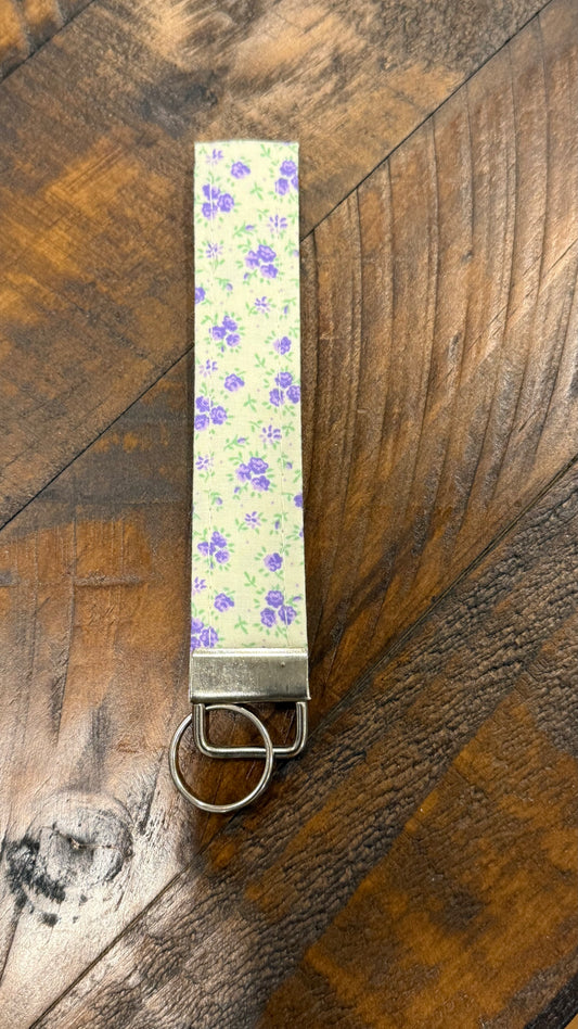 Daisy Key Fob Keychain