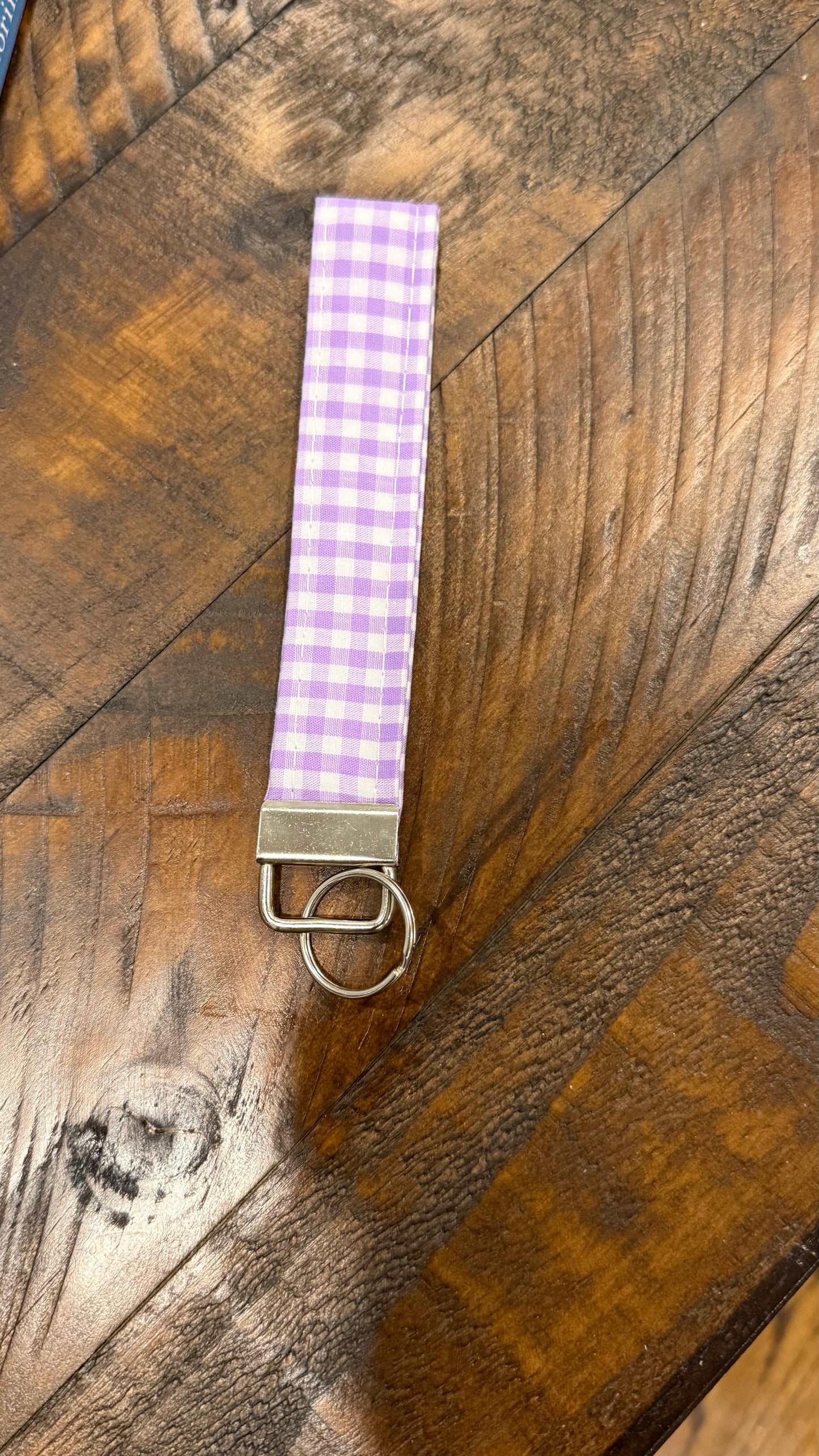 Picnic Plaid Key Fob Keychain (lilac)