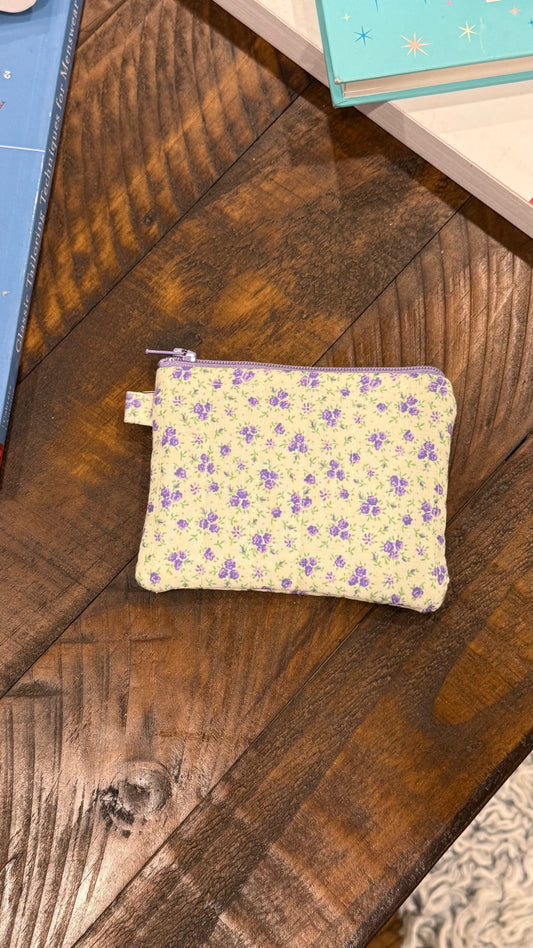 Mini Daisy Quilted Pouch